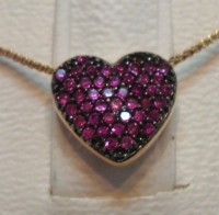 Pingente de coração com corrente